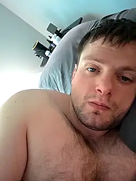 Snapshot of luv2fuk2025 chatting on 04.10.26 luv2fuk2025 online show from 04.10.26