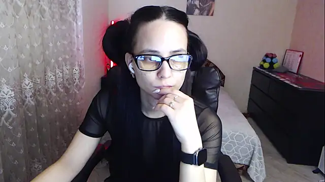 Snapshot of Kriss_brunette_5 chatting on 02.19.26 Kriss brunette 5 online show from 02.19.26