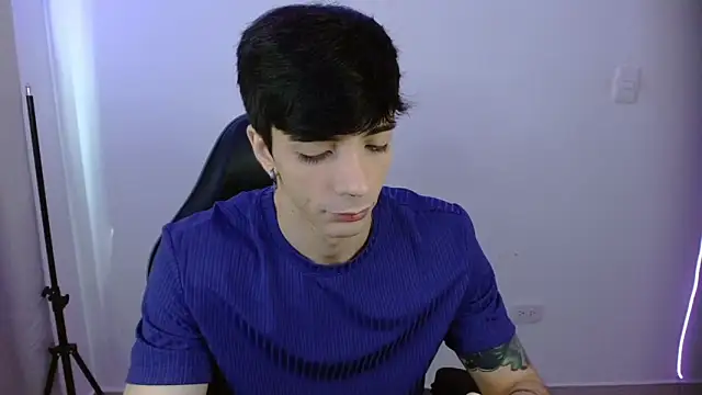 Snapshot of H3ll_B0I chatting on 02.17.26 H3ll B0I online show from 02.17.26