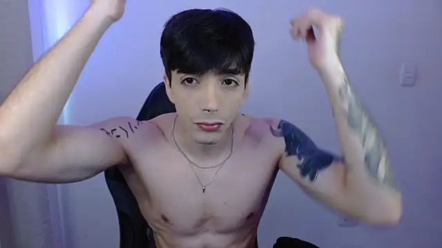 Snapshot of H3ll_B0I chatting on 03.11.26 H3ll B0I online show from 03.11.26