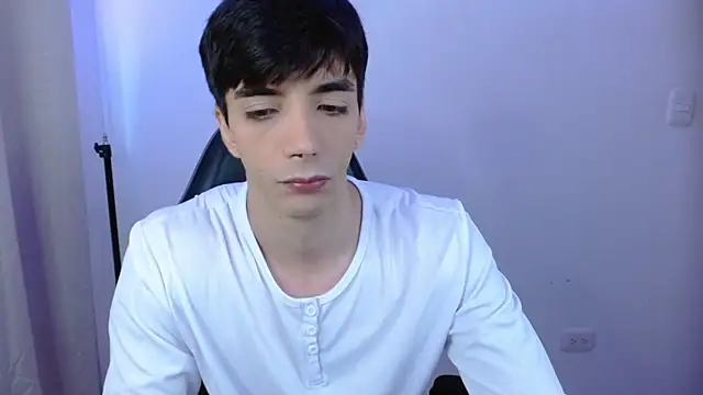 Snapshot of H3ll_B0I chatting on 03.13.26 H3ll B0I online show from 03.13.26