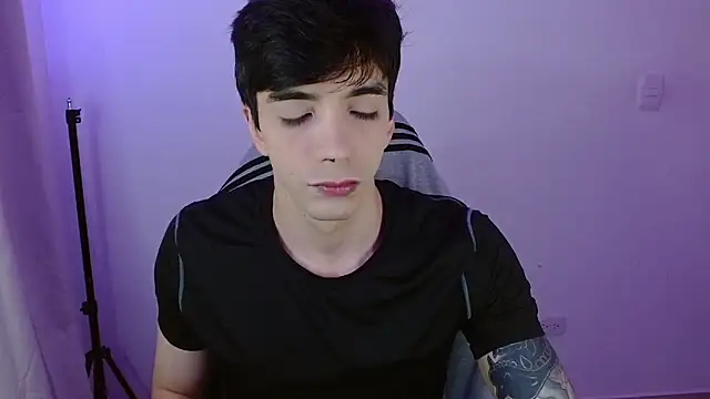 Snapshot of H3ll_B0I chatting on 03.30.26 H3ll B0I online show from 03.30.26