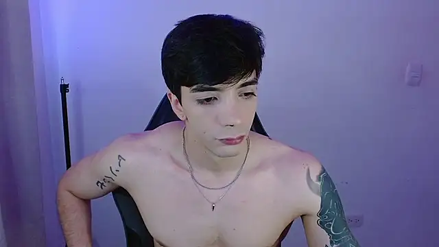 Snapshot of H3ll_B0I chatting on 03.31.26 H3ll B0I online show from 03.31.26