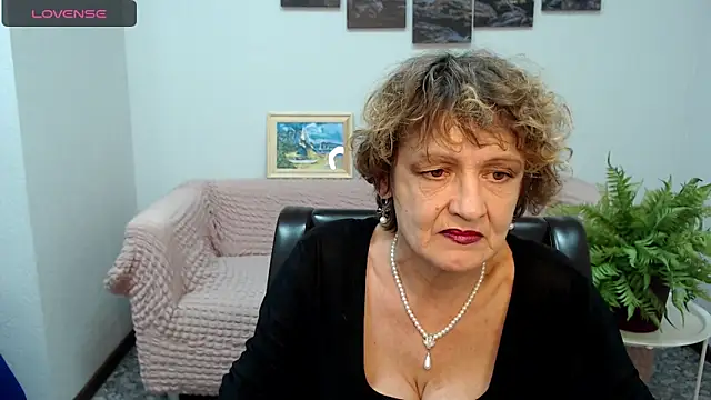 SexyGrandma  online show from 02.05.25