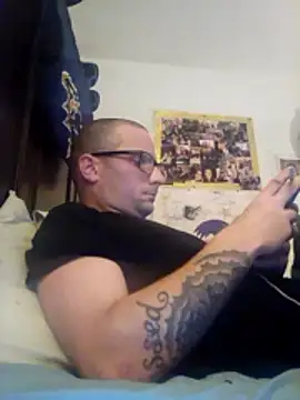 Snapshot of Bmorekj443 chatting on 11.30.25 Bmorekj443 online show from 11.30.25