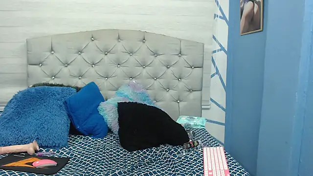 valeria  rouse online show from 02.24.25