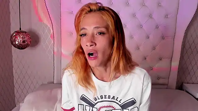 zoe taylorr1 online show from 02.21.25