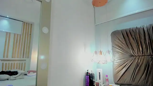 zoe taylorr1 online show from 03.02.25