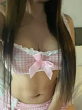 Snapshot of sofiaxox chatting on 06.27.26 sofiaxox online show from 06.27.26