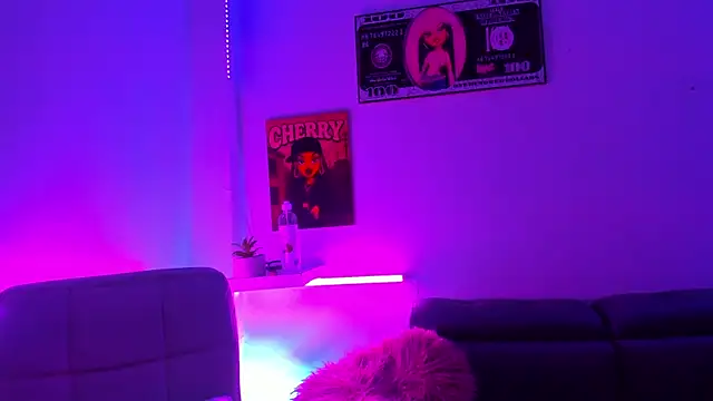 Snapshot of Cherry_splash chatting on 09.24.25 Cherry splash online show from 09.24.25