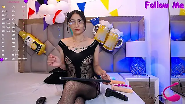 Snapshot of PamelaaPonce chatting on 09.29.25 PamelaaPonce online show from 09.29.25