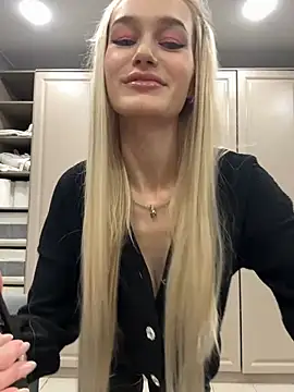 Snapshot of KristinaDane chatting on 02.09.25 KristinaDane online show from 02.09.25