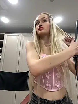 Snapshot of KristinaDane chatting on 02.14.25 KristinaDane online show from 02.14.25