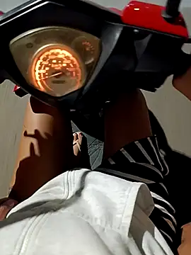 Snapshot of cenicienta_20 chatting on 03.18.25 cenicienta 20 online show from 03.18.25