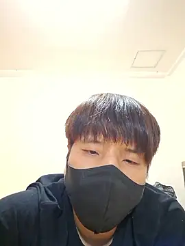 Tyyyggjju online show from 10.28.25