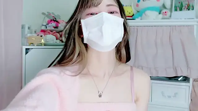 Snapshot of Megu-mimi chatting on 03.10.25 Megu-mimi online show from 03.10.25