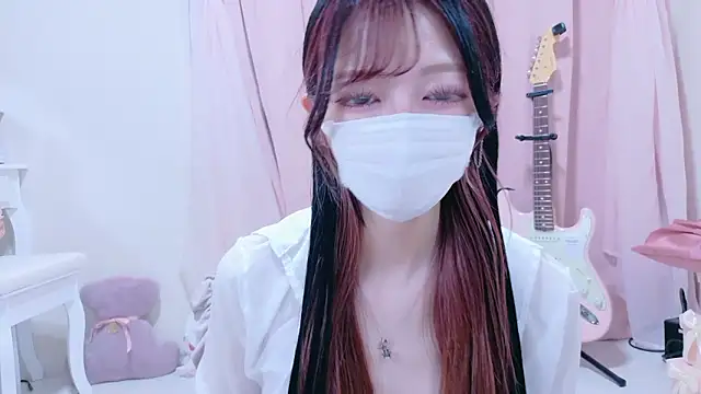 Snapshot of Megu-mimi chatting on 10.11.25 Megu-mimi online show from 10.11.25