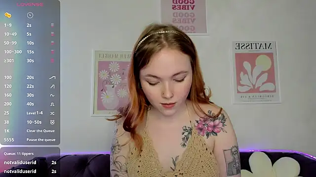 Snapshot of Maya_Light chatting on 01.28.25 Maya Light online show from 01.28.25