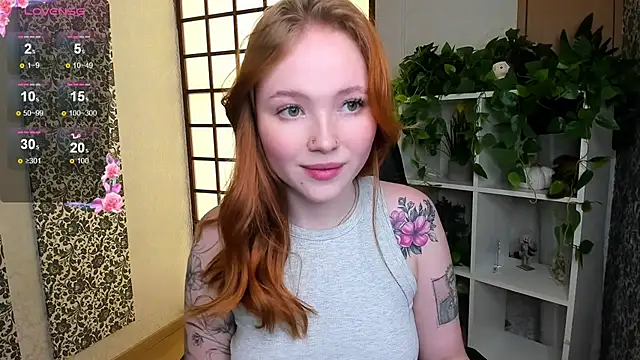 Snapshot of Maya_Light chatting on 02.15.25 Maya Light online show from 02.15.25