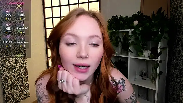 Snapshot of Maya_Light chatting on 02.16.25 Maya Light online show from 02.16.25