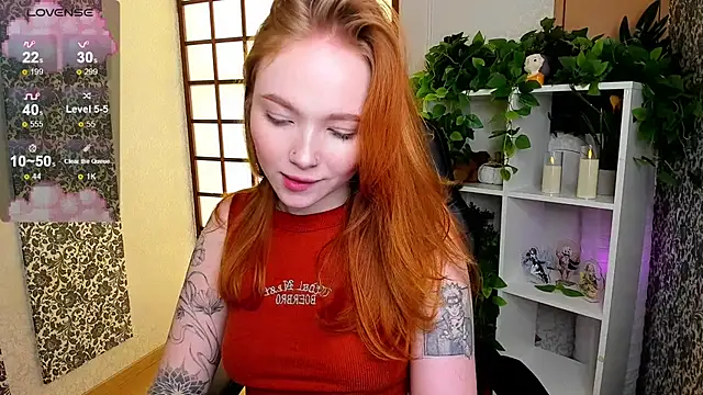 Snapshot of Maya_Light chatting on 02.24.25 Maya Light online show from 02.24.25