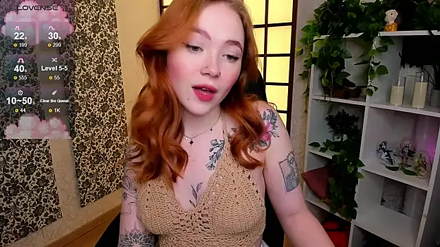 Snapshot of Maya_Light chatting on 02.28.25 Maya Light online show from 02.28.25