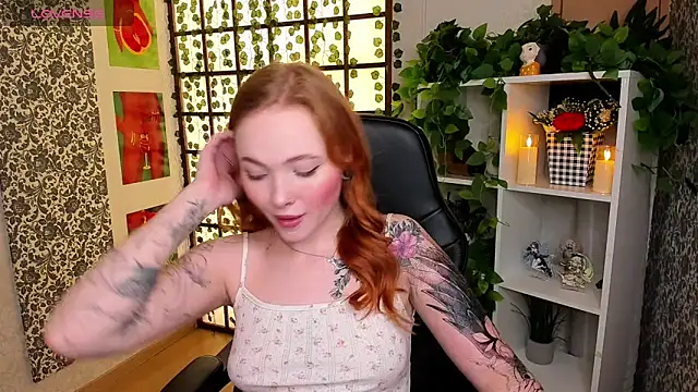 Snapshot of Maya_Light chatting on 03.06.25 Maya Light online show from 03.06.25