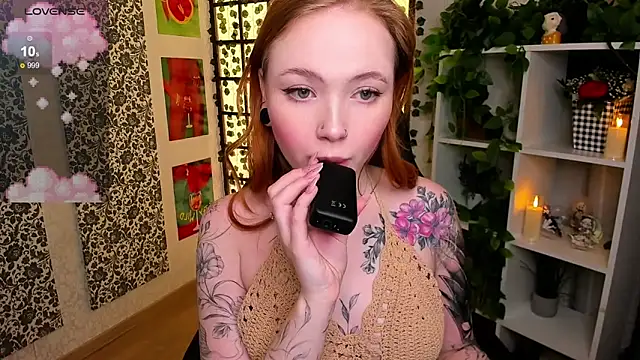 Snapshot of Maya_Light chatting on 03.07.25 Maya Light online show from 03.07.25