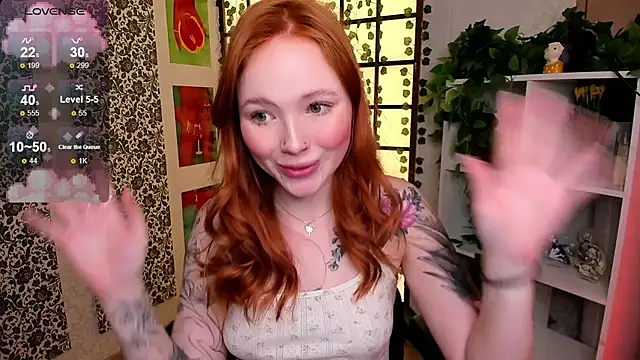 Snapshot of Maya_Light chatting on 03.13.25 Maya Light online show from 03.13.25