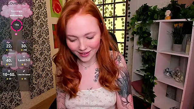 Snapshot of Maya_Light chatting on 03.13.25 Maya Light online show from 03.13.25