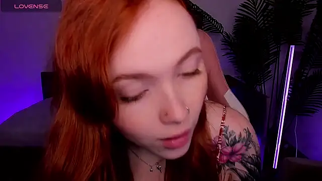 Snapshot of Maya_Light chatting on 09.13.25 Maya Light online show from 09.13.25