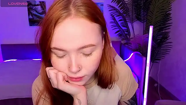 Snapshot of Maya_Light chatting on 10.16.25 Maya Light online show from 10.16.25