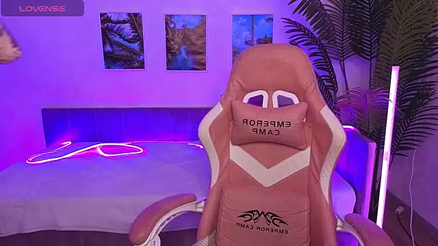 Snapshot of Maya_Light chatting on 10.18.25 Maya Light online show from 10.18.25