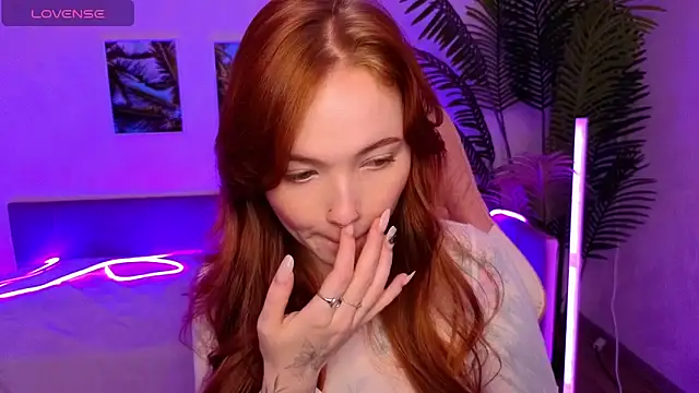 Snapshot of Maya_Light chatting on 10.19.25 Maya Light online show from 10.19.25