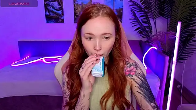 Snapshot of Maya_Light chatting on 10.21.25 Maya Light online show from 10.21.25