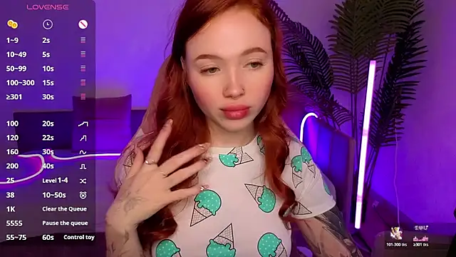 Snapshot of Maya_Light chatting on 11.16.25 Maya Light online show from 11.16.25