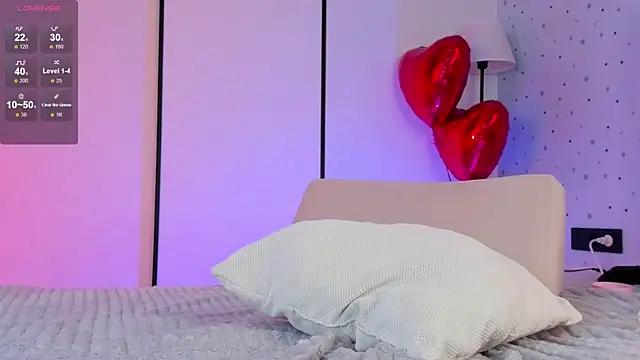 Snapshot of heartseduction chatting on 02.14.25 heartseduction online show from 02.14.25