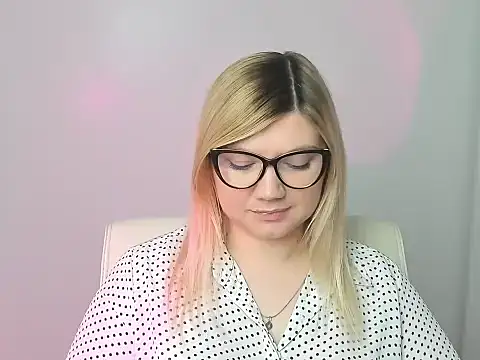 Lola moree online show from 11.07.25