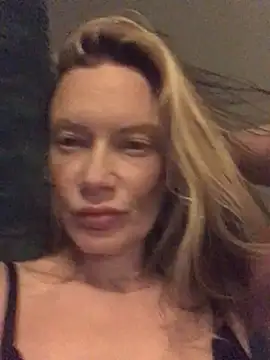 Snapshot of blondey206 chatting on 03.13.25 blondey206 online show from 03.13.25