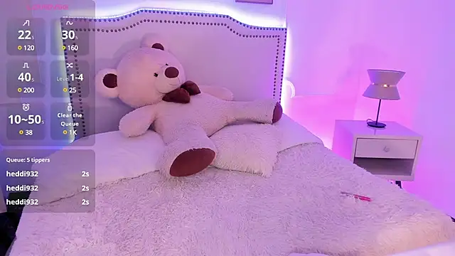 Snapshot of meli_ortiz_ chatting on 02.05.25 meli ortiz online show from 02.05.25