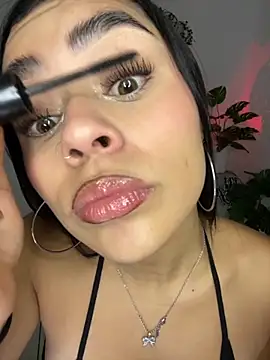 Snapshot of meli_ortiz_ chatting on 11.06.25 meli ortiz online show from 11.06.25