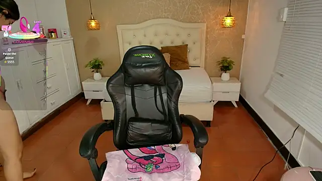 Hadley  online show from 04.09.26