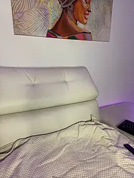 eileensophi online show from 03.16.25