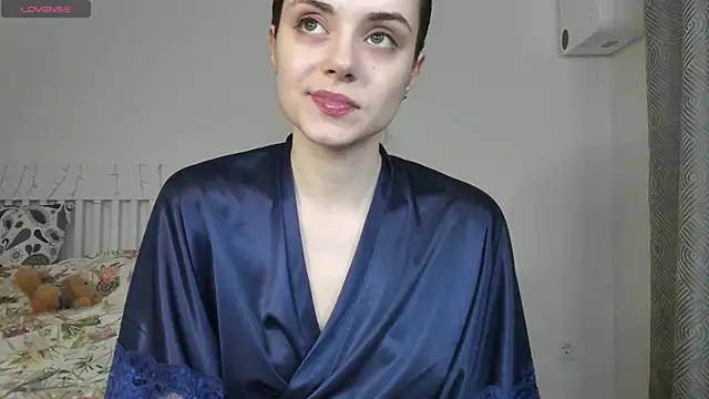 Snapshot of Hustle_Babyy chatting on 09.14.25 Hustle Babyy online show from 09.14.25