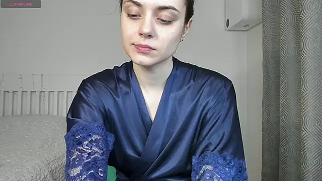 Snapshot of Hustle_Babyy chatting on 09.17.25 Hustle Babyy online show from 09.17.25