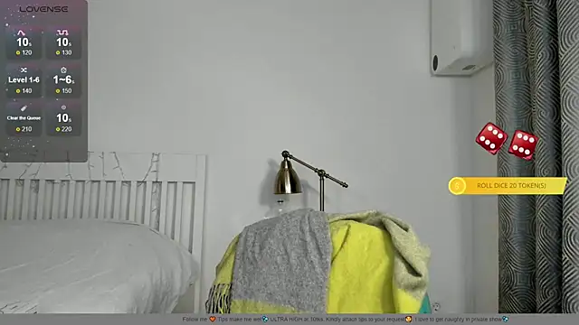 Snapshot of Hustle_Babyy chatting on 10.18.25 Hustle Babyy online show from 10.18.25