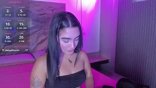 Snapshot of Estefy_gomez09 chatting on 03.16.25 Estefy gomez09 online show from 03.16.25