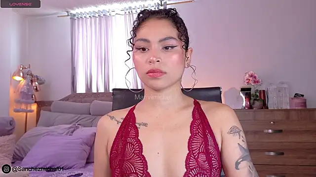 Snapshot of Marivimichel1 chatting on 10.14.25 Marivimichel1 online show from 10.14.25