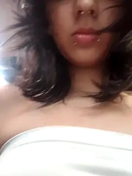 Maiden-Hot online show from 03.18.25