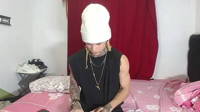 hot man05 online show from 01.31.25